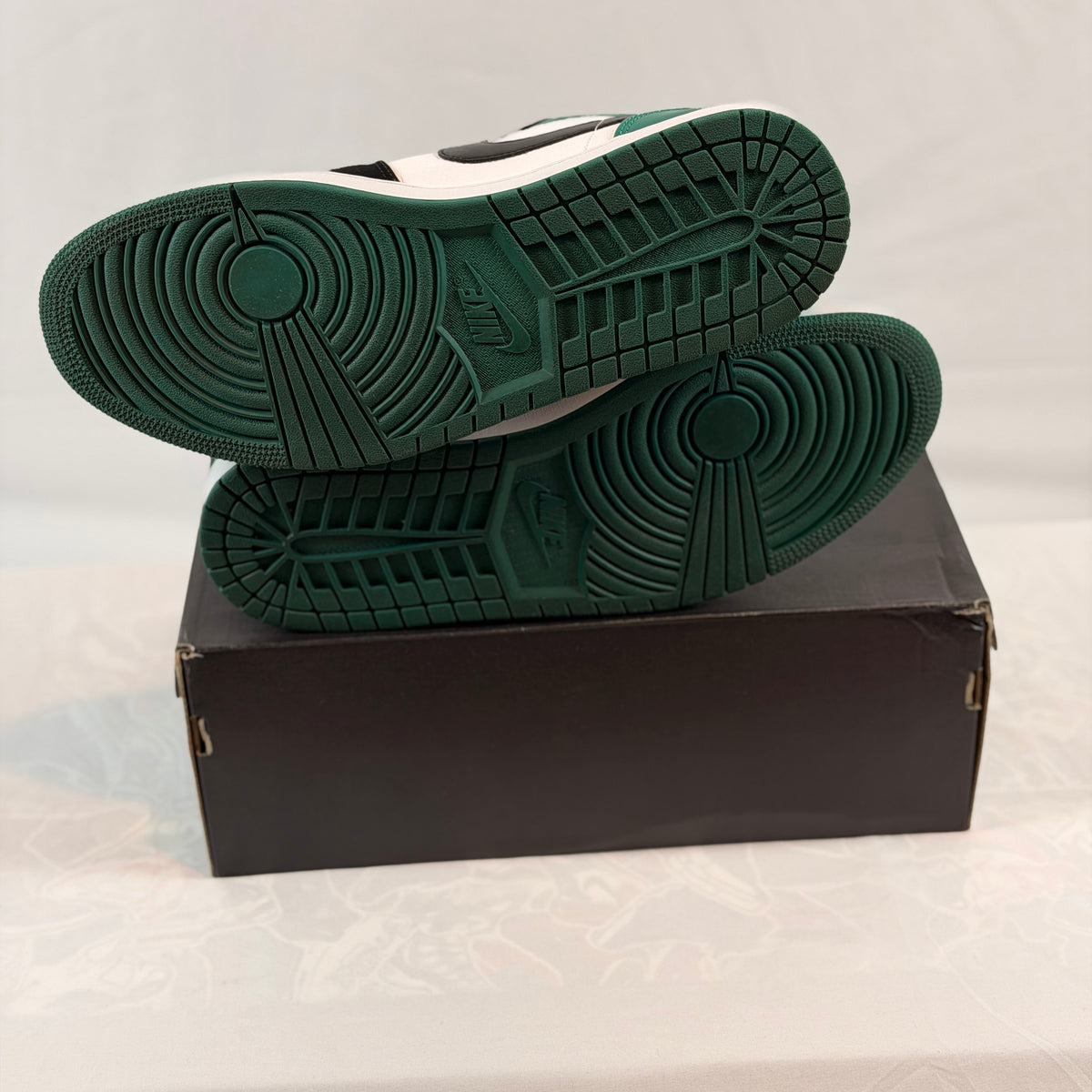 Jordan 1 Low Mystic Green (Pre-Owned)