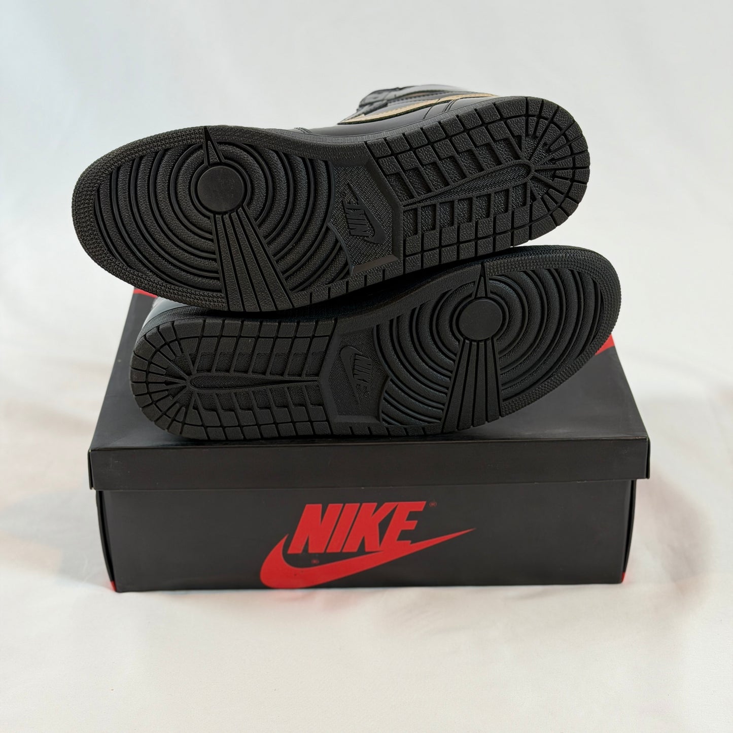 Jordan 1 Retro High OG Black Metallic Gold (2020)