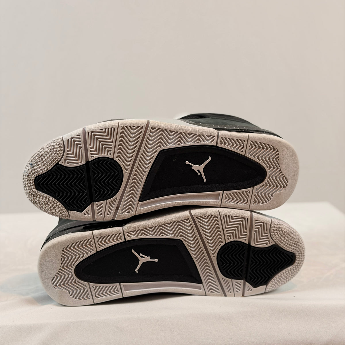 Jordan 4 Retro Fear (2024) (Pre-Owned with a replacement box)