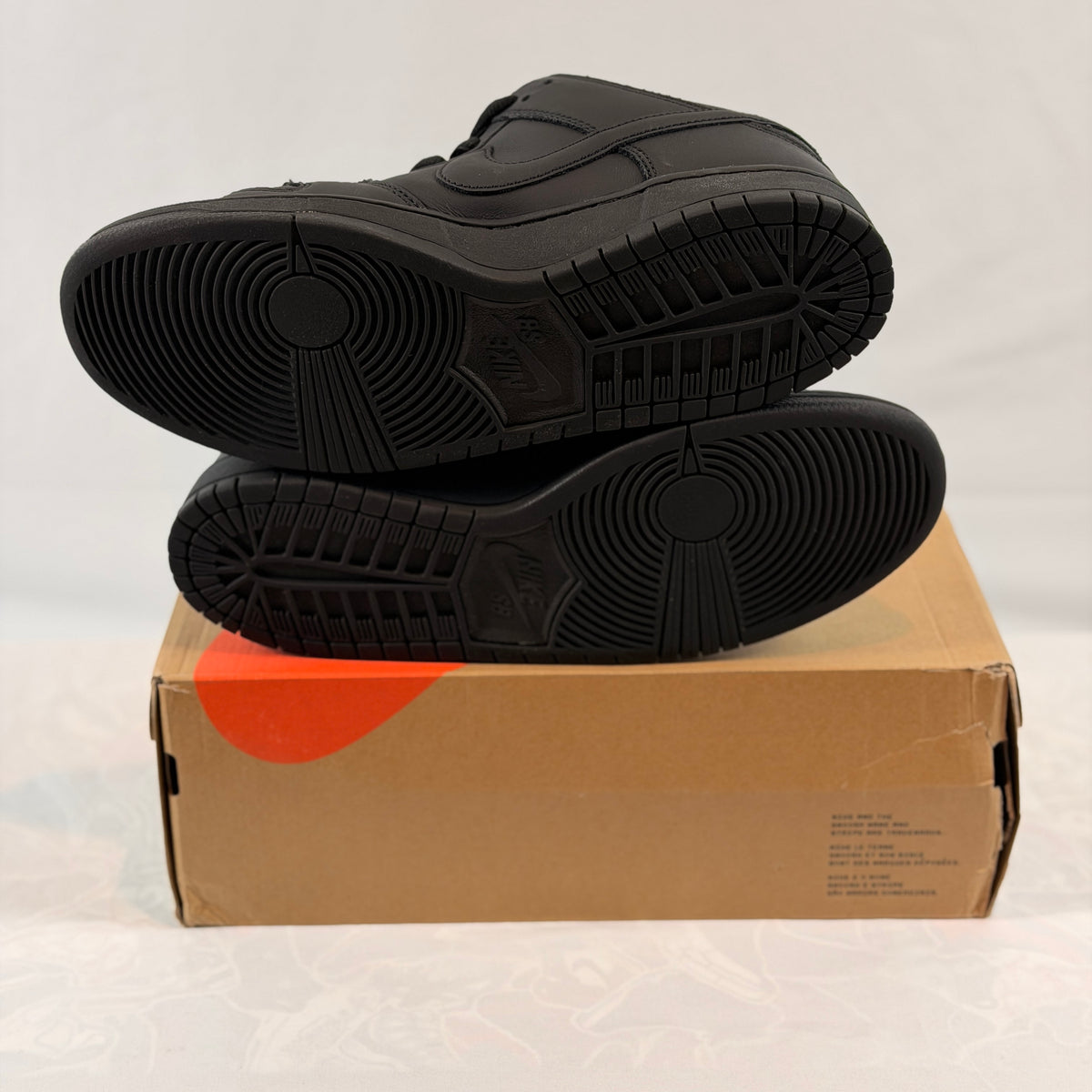 Nike SB Dunk Low Pro Triple Black (Pre-Owned)