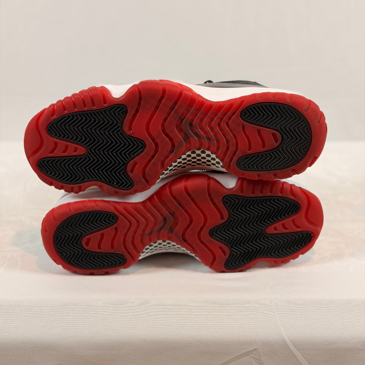 Jordan 11 Retro Playoffs Bred (2019) (Pre-Owned)