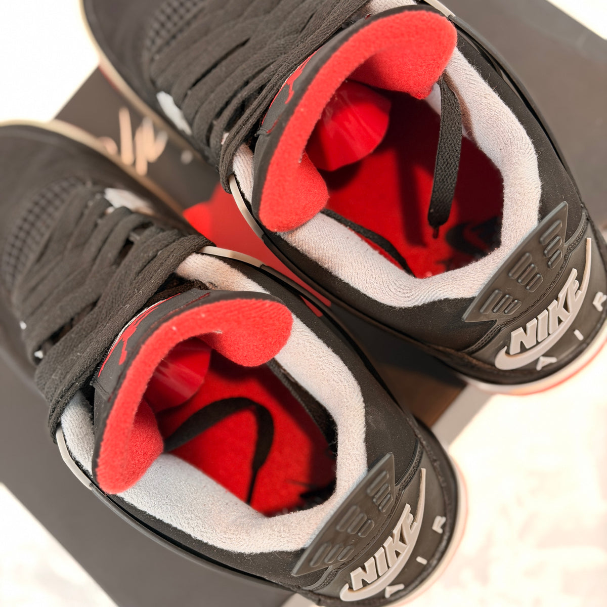 Jordan 4 Retro Bred (2019) (Pre-Owned)