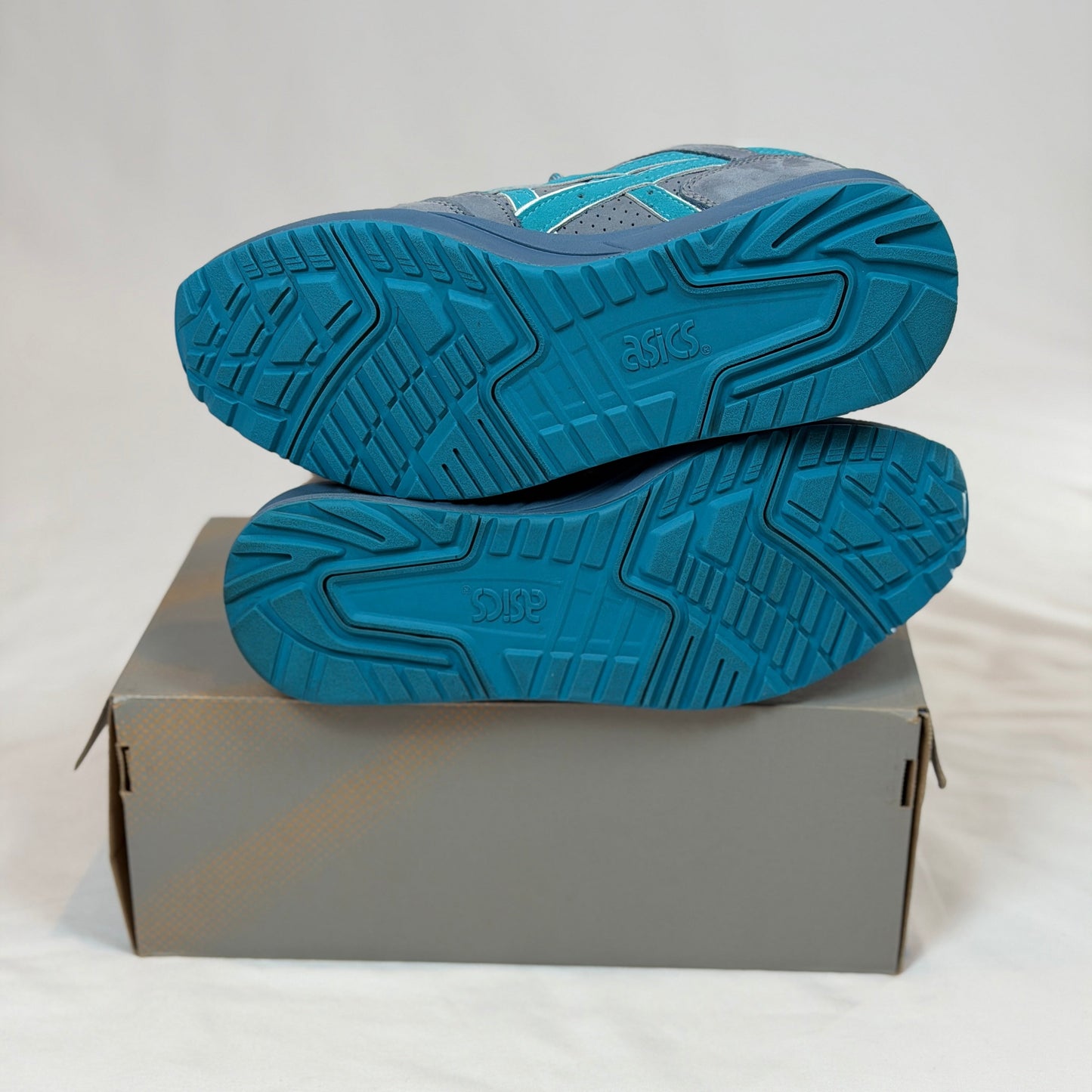 Asics Gel Saga x ronnie Fieg Neptune Blue (Pre-Owned)