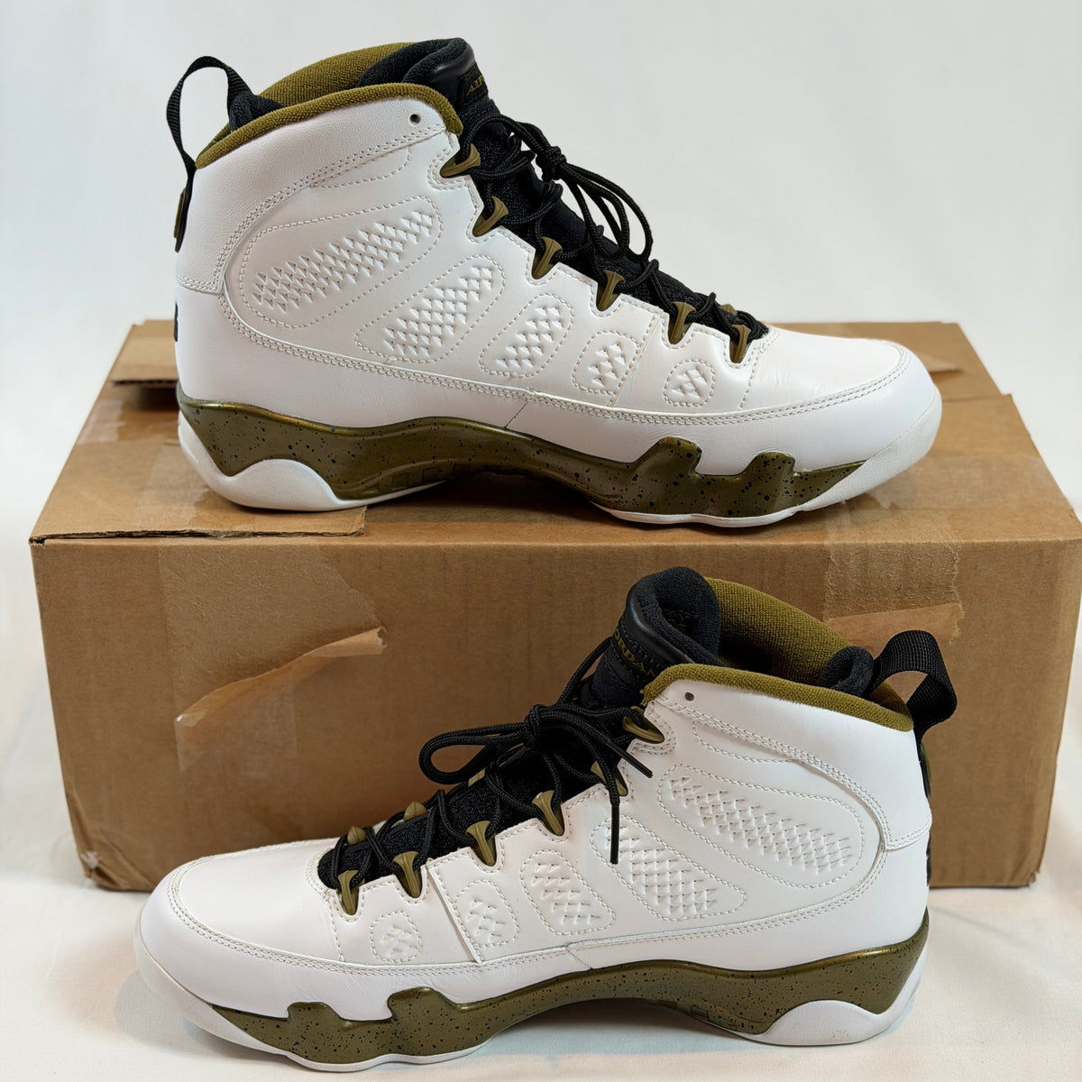 Jordan 9 Retro Statue (2015)