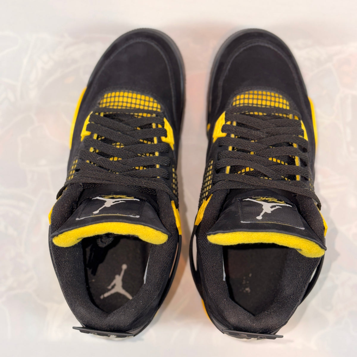 Jordan 4 Retro Thunder (2023)
