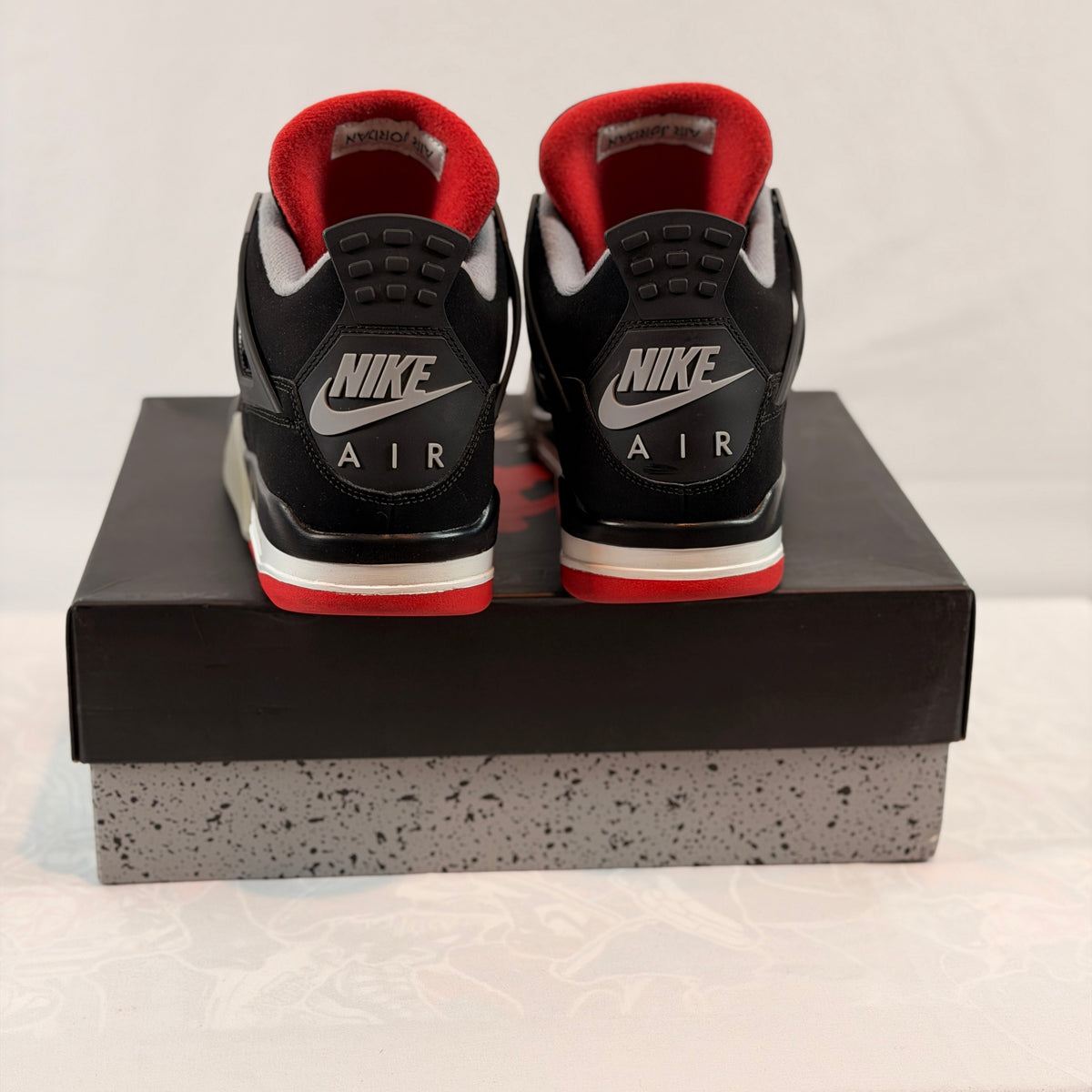Jordan 4 Retro Bred (2019) (Pre-Owned)