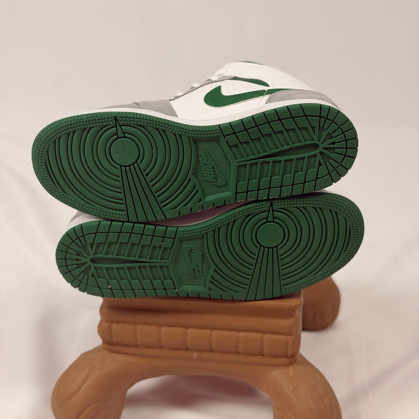 Jordan 1 Mid SE White Pine Green Smoke Grey (GS) (Pre-Owned)