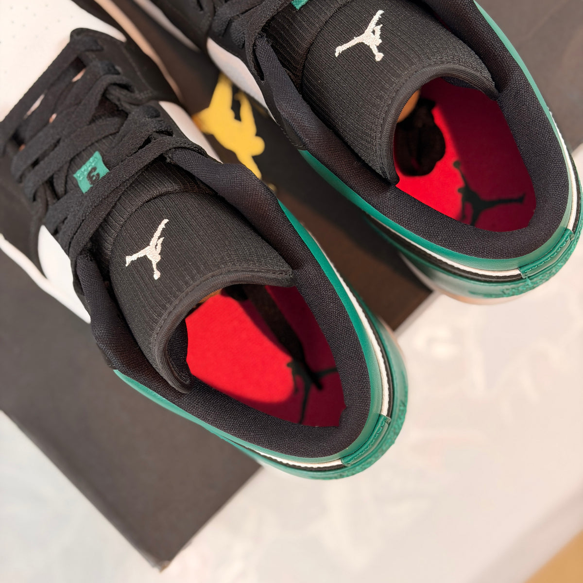 Jordan 1 Low Mystic Green (Pre-Owned)
