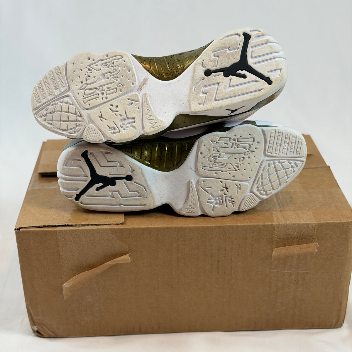 Jordan 9 Retro Statue (2015)