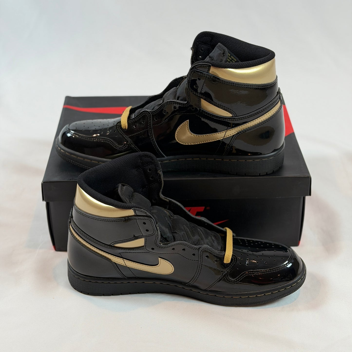 Jordan 1 Retro High OG Black Metallic Gold (2020)