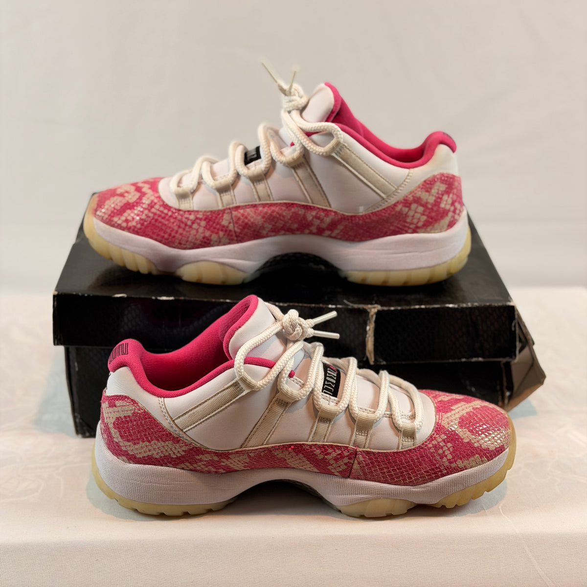 Jordan 11 Retro Low Pink Snakeskin (Women’s)(Pre-Owned)
