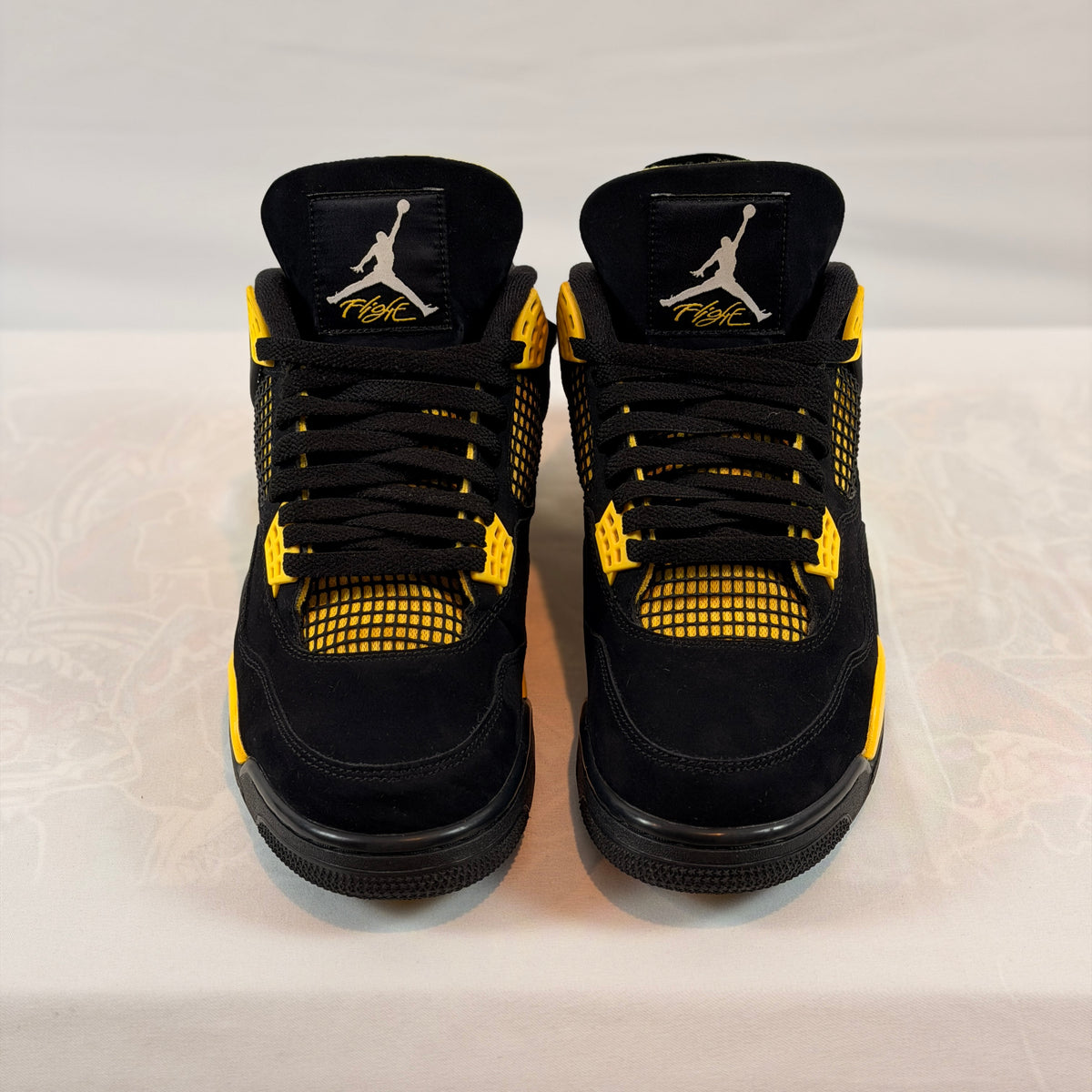 Jordan 4 Retro Thunder (2023)