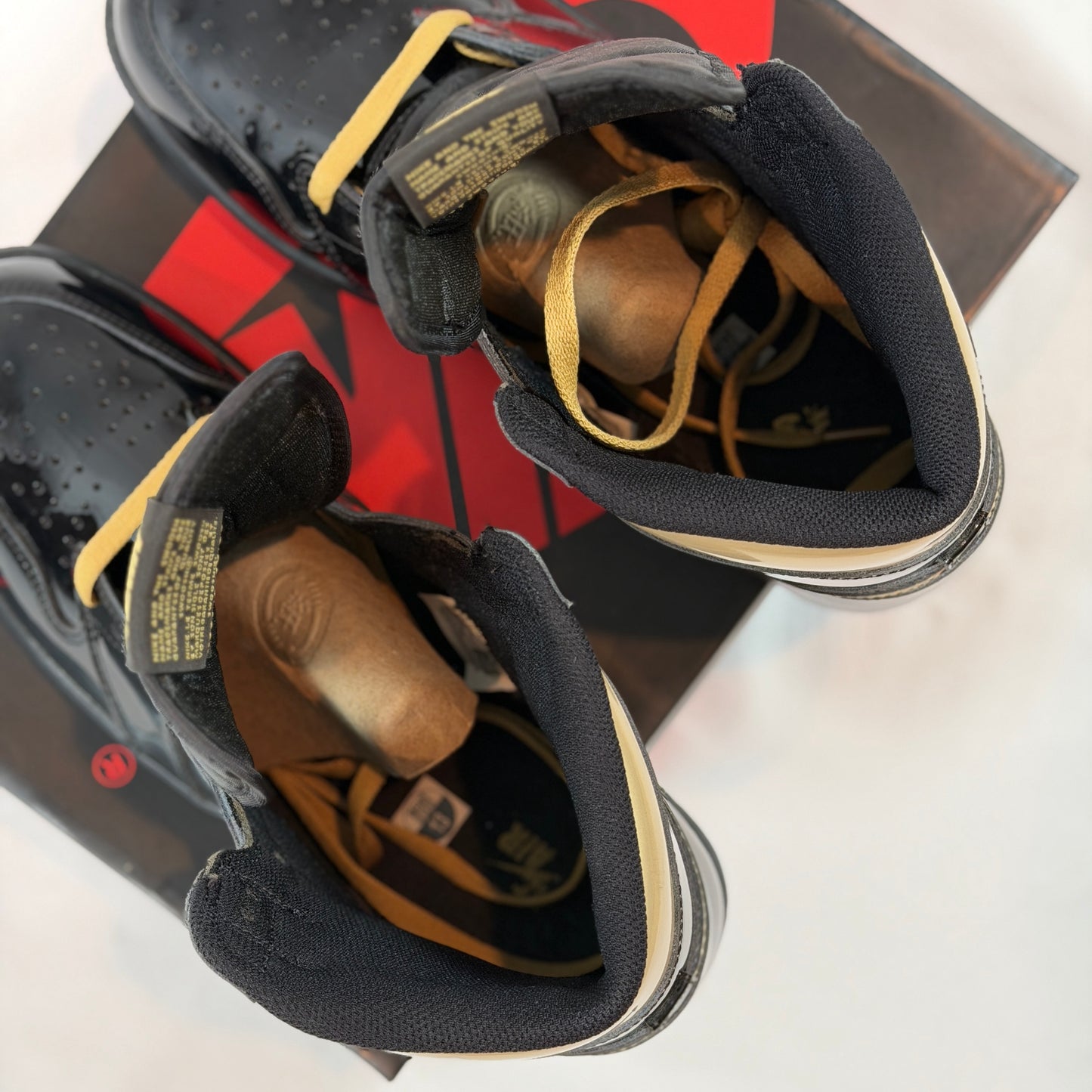 Jordan 1 Retro High OG Black Metallic Gold (2020)