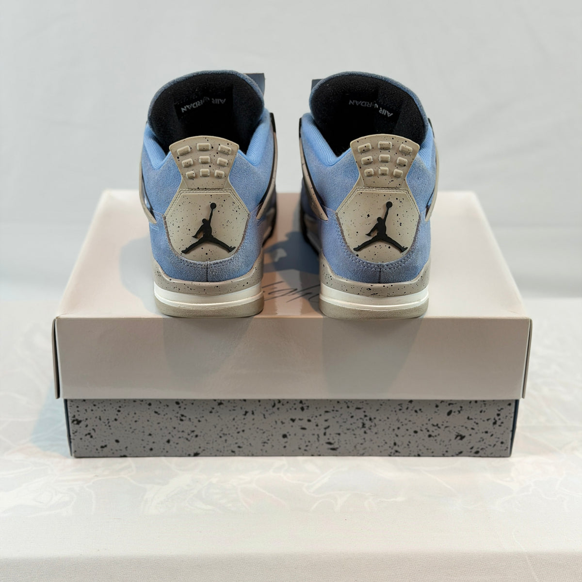 Jordan 4 Retro University Blue (Pre-Owned)