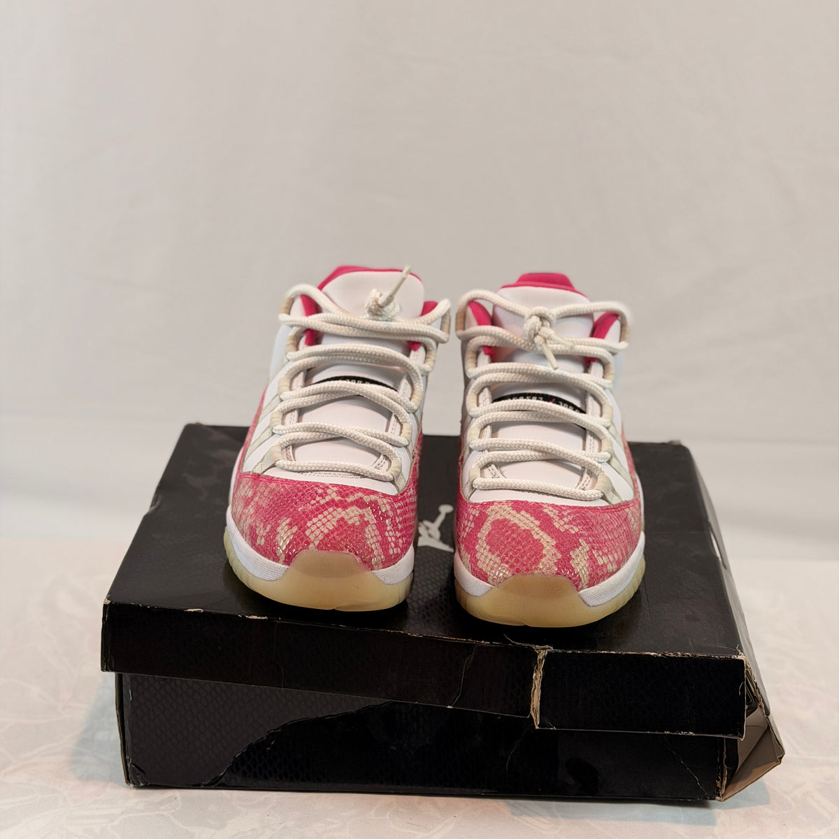 Jordan 11 Retro Low Pink Snakeskin (Women’s)(Pre-Owned)