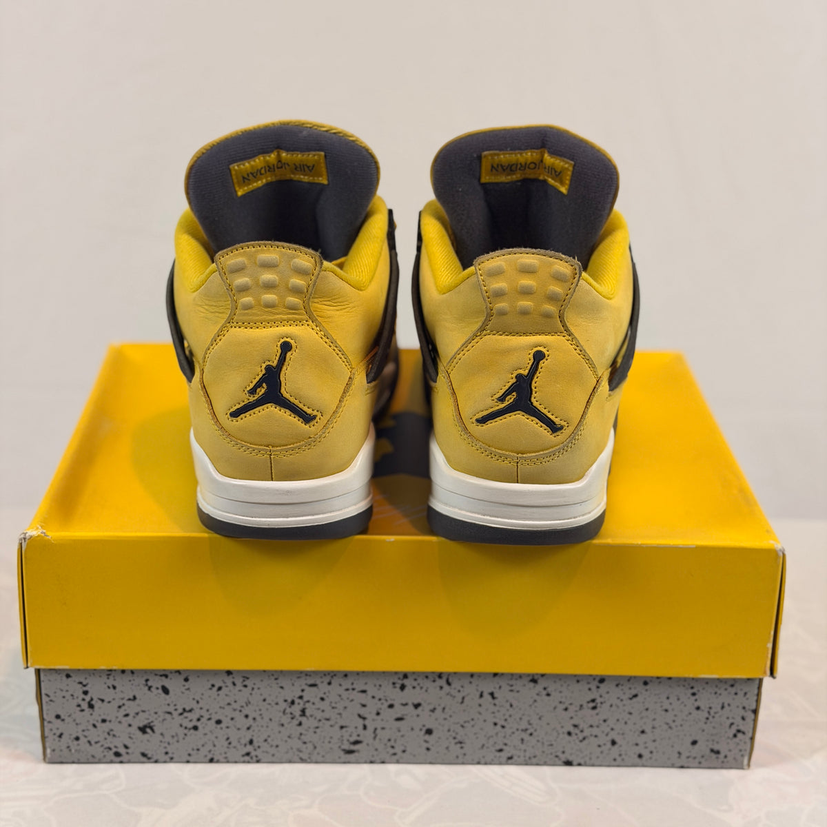 Jordan 4 Retro Lightning (Pre-Owned)