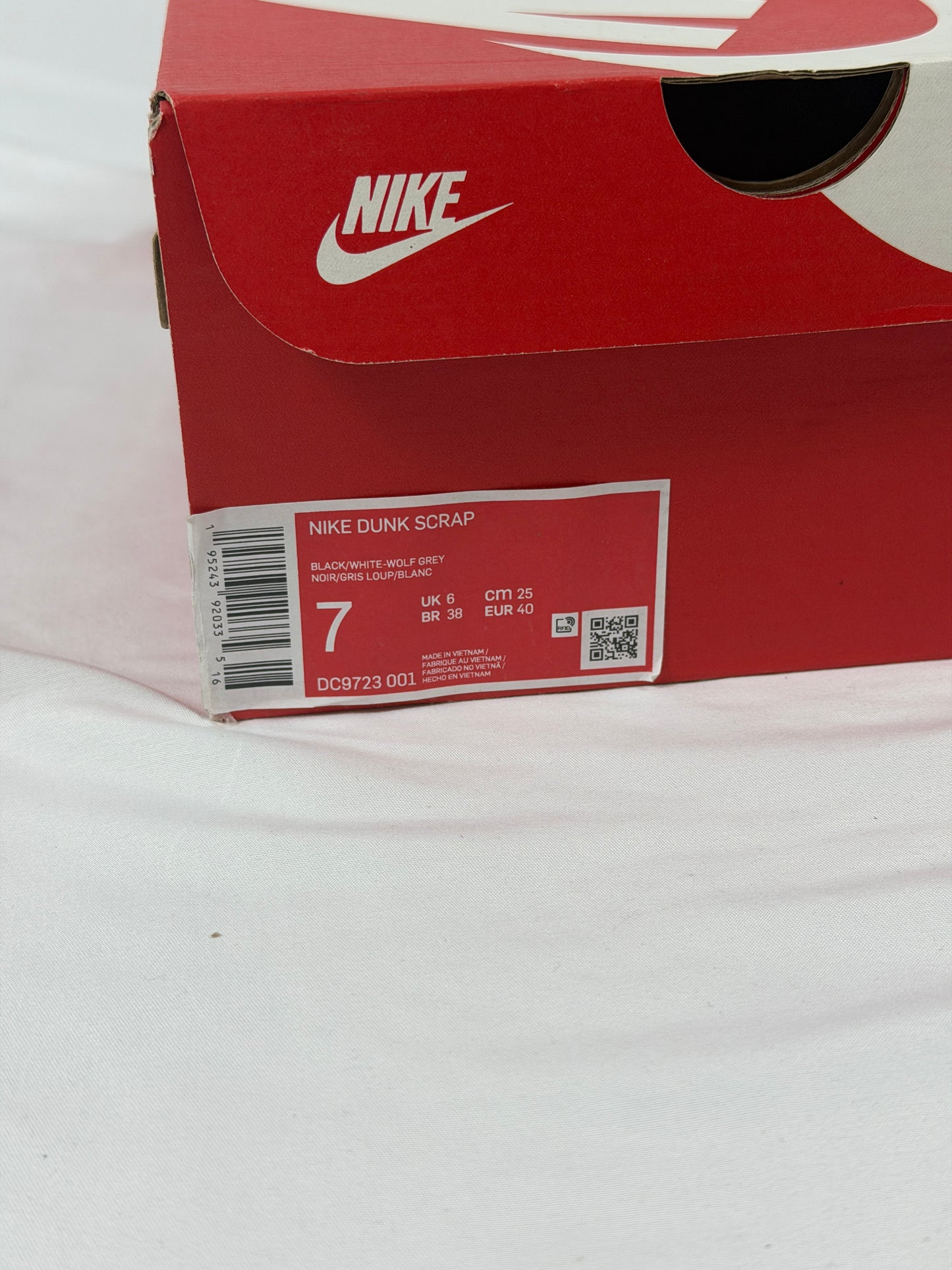 Nike Dunk Low Scrap
Wolf Grey Light Lemon Twist (Pre-Owned)