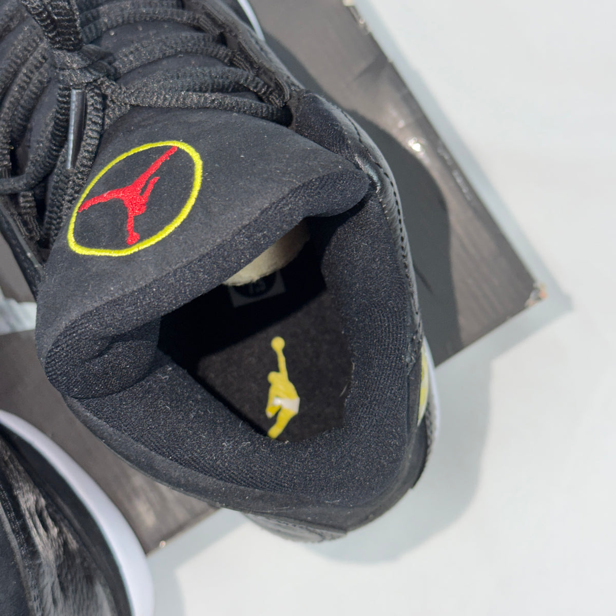 Jordan 13 Retro Playoff (2011) (Pre-Owned)