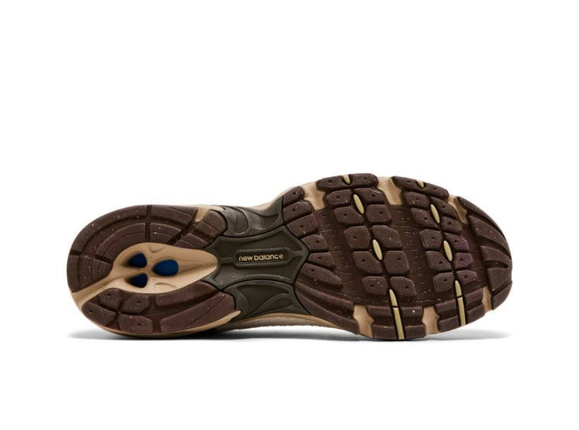 New Balance 530 Linen Incense