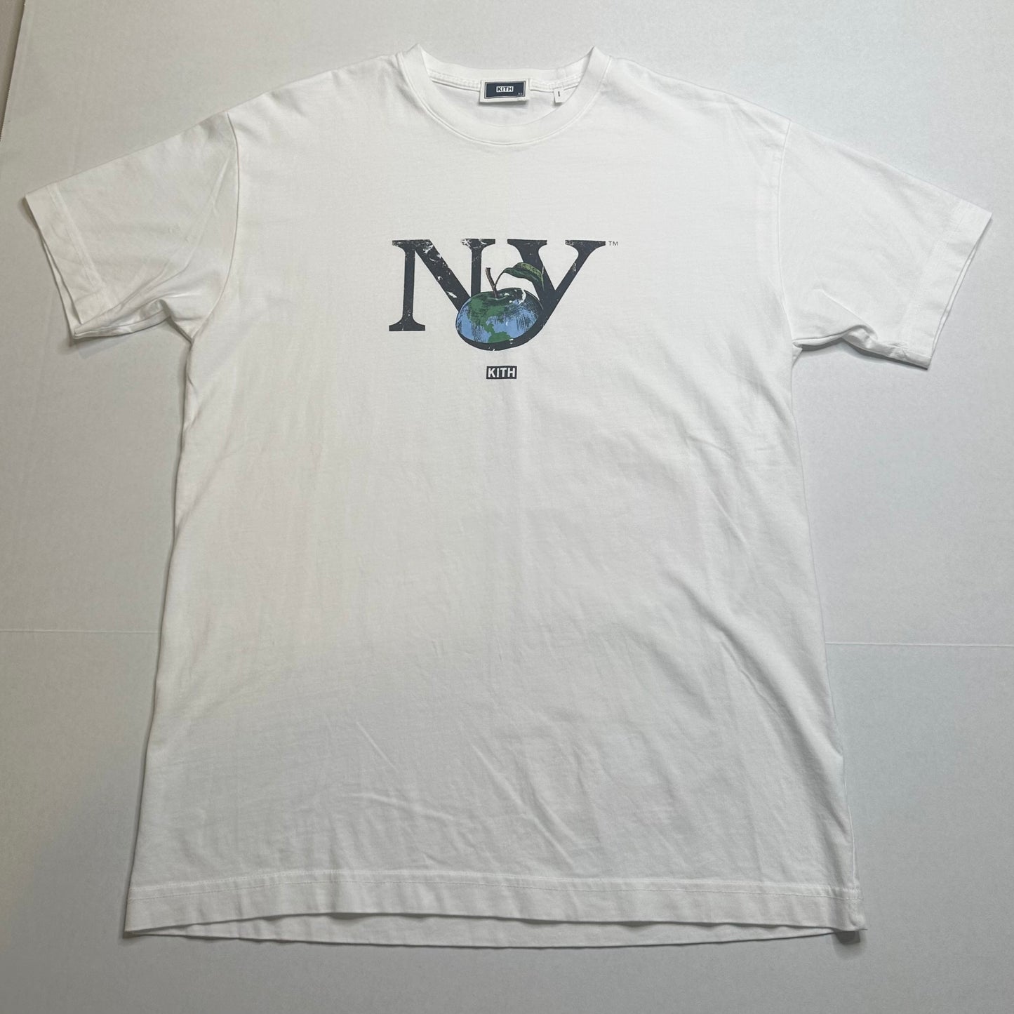 Kith Men’s New Era NY To The World White Tee