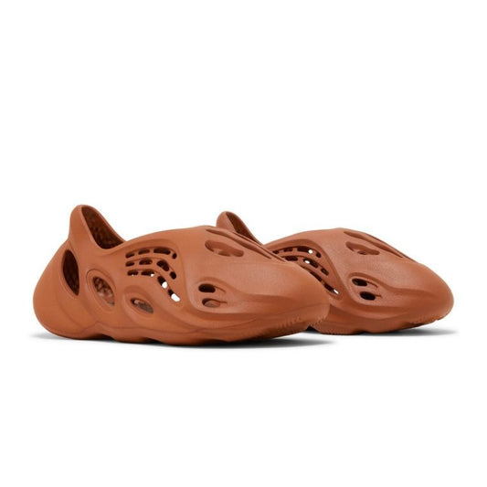 Adidas Yeezy Foam RNR Clay Red