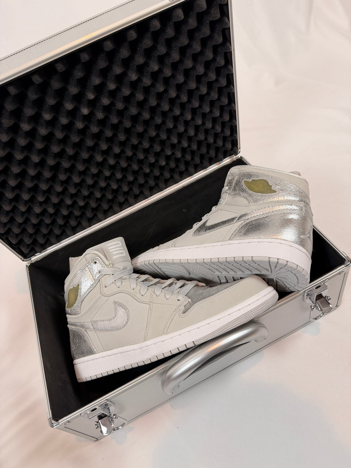 Jordan 1 High Silver 25th Anniversary (Special Box)(2010)